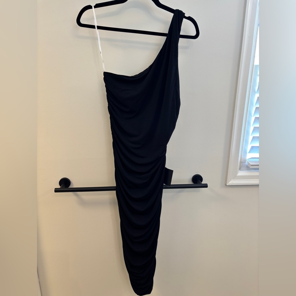 Lulus Total Appeal Black Ruched One-shoulder Bodycon Midi Dress - Size L - Picture 5 of 9